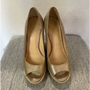 Vince Camuto champagne, peep toe wedge, size 7 1/2 brand new